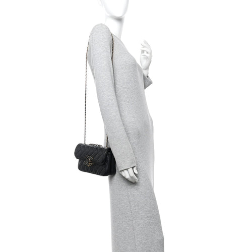 Calfskin Matelasse Medium GG Marmont Shoulder Bag Black